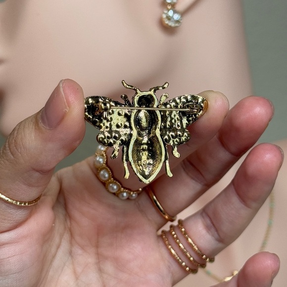 ⚜️ Purplé Elegant Bee Brooch with Zirconia ❤️🔥🐝 - Picture 8 of 8